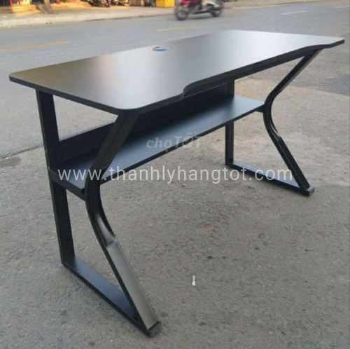 Bàn K cong có kệ